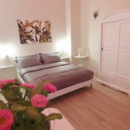 나폴리 Da Polly A Piazza Amedeo B&B 외부 사진