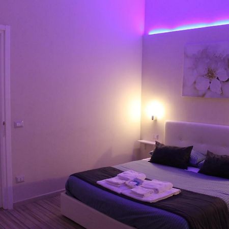 나폴리 Da Polly A Piazza Amedeo B&B 외부 사진