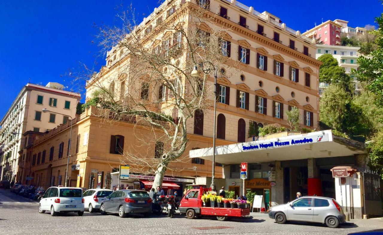 나폴리 Da Polly A Piazza Amedeo B&B 외부 사진