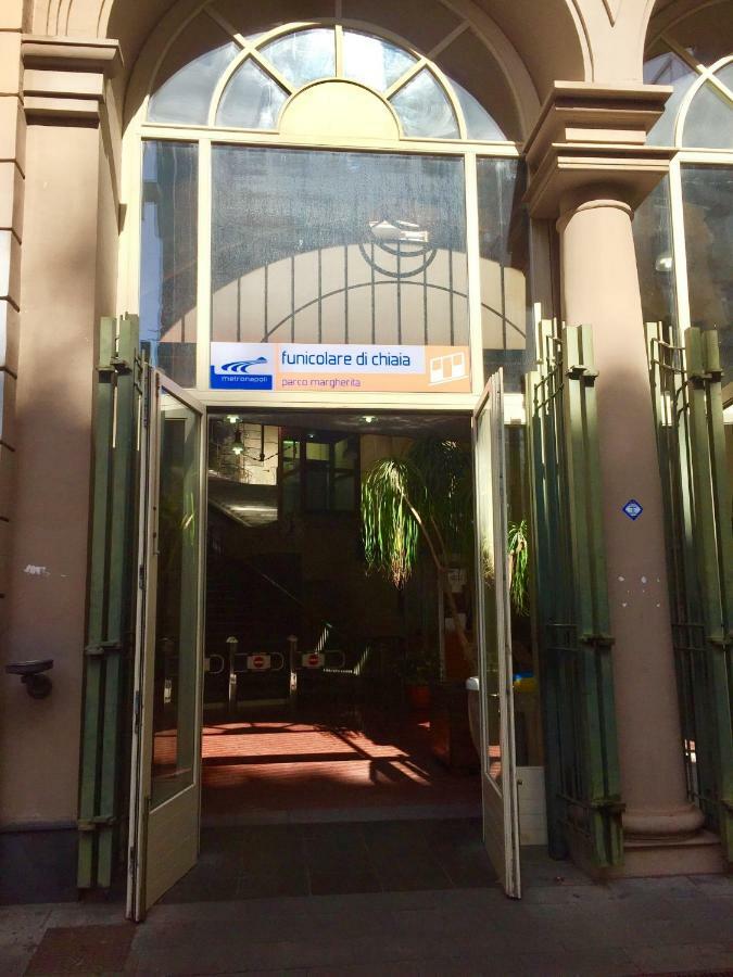 나폴리 Da Polly A Piazza Amedeo B&B 외부 사진