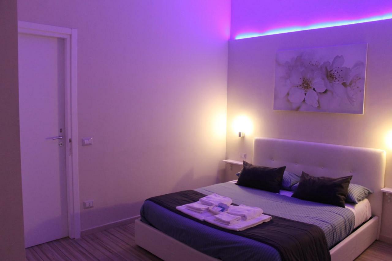 나폴리 Da Polly A Piazza Amedeo B&B 외부 사진